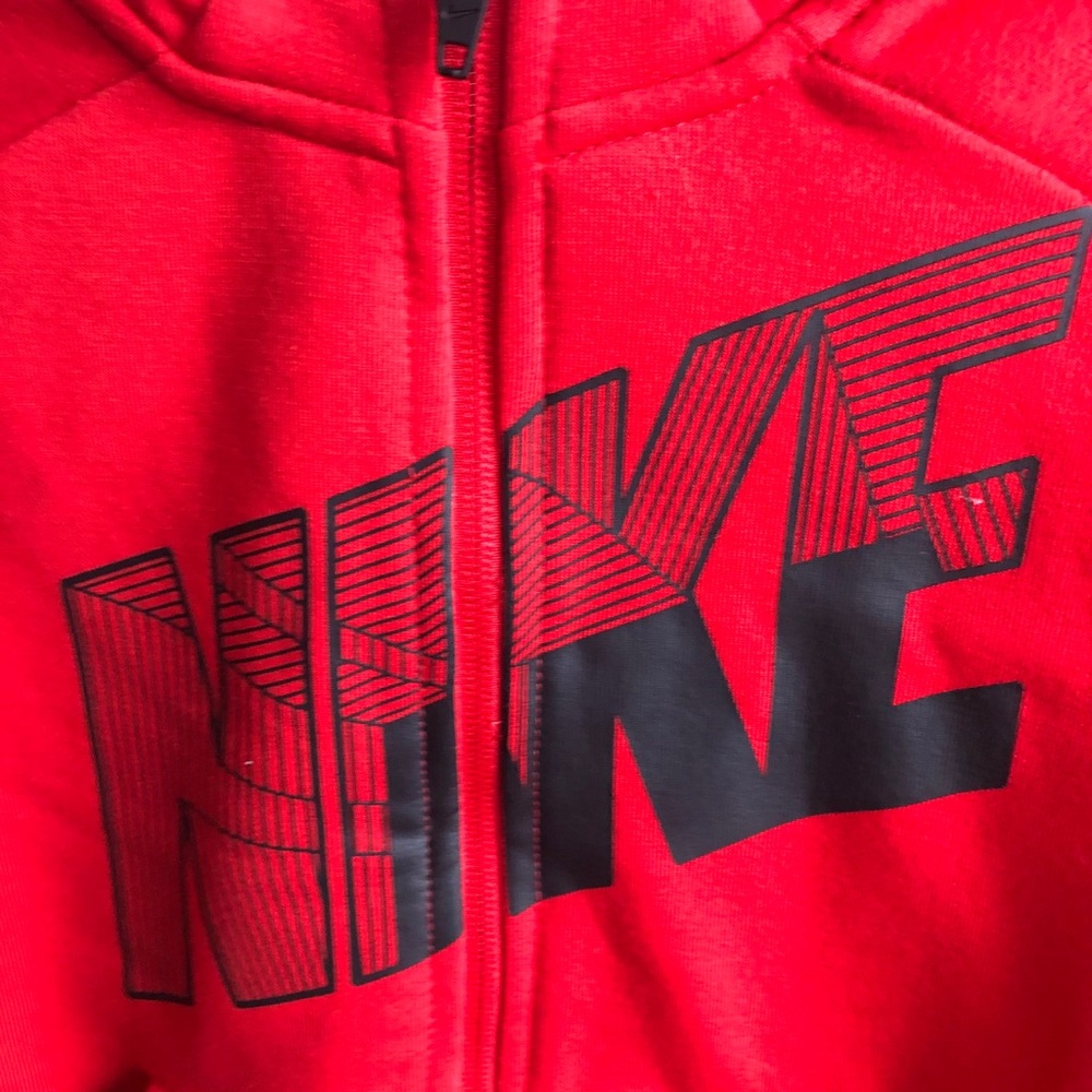 Boys NWT Nike Dry technology sweatshirt - Picture 2 of 6